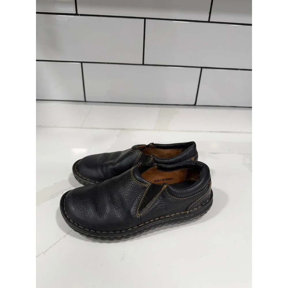 Born Handcrafted Black Leather Slip On Loafers W3642‎ Womens 6 Comfort Shoes